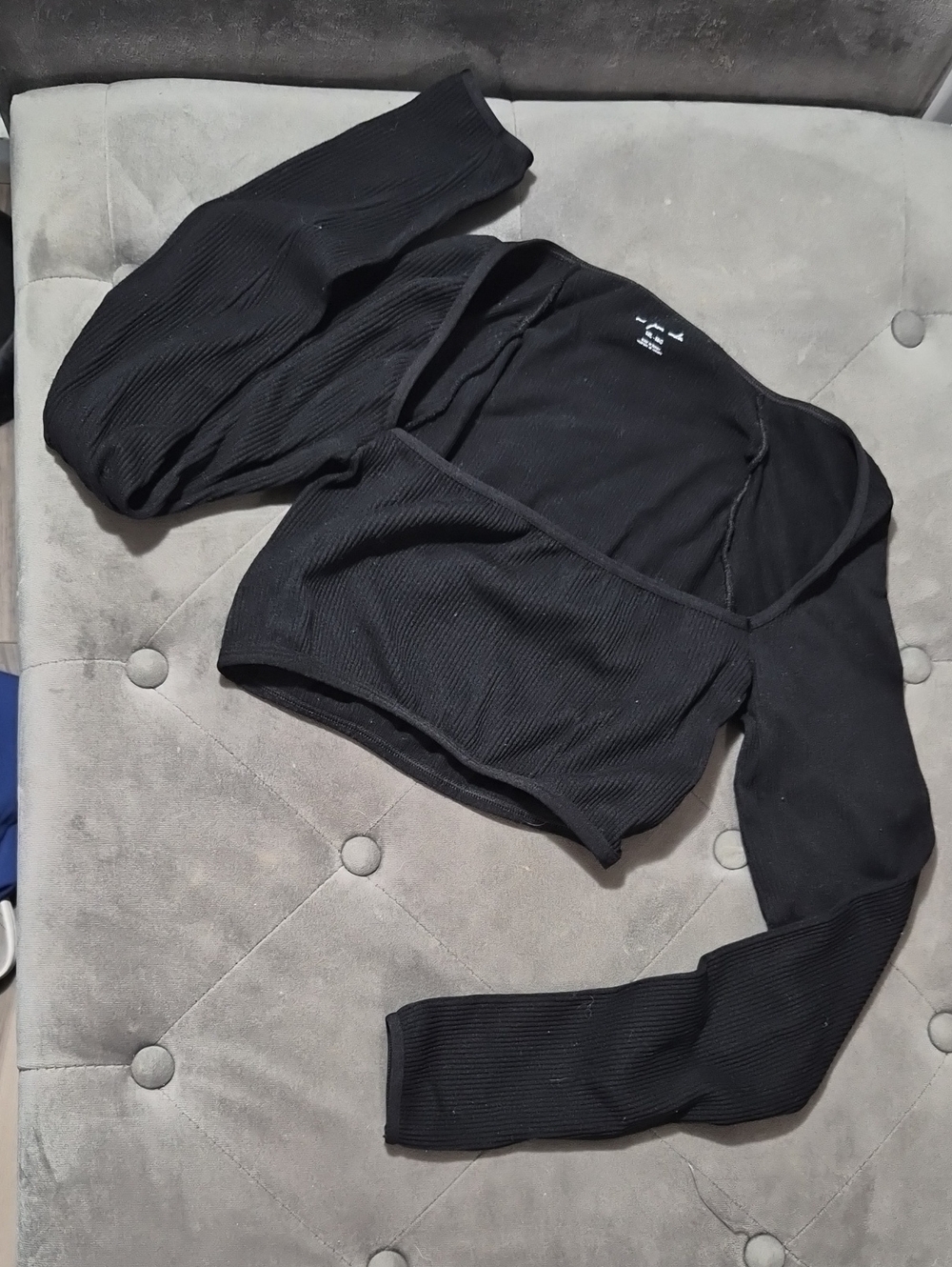 Urban Outfitters Black Ribbed V‑Neck Cropped Men’s Sweater